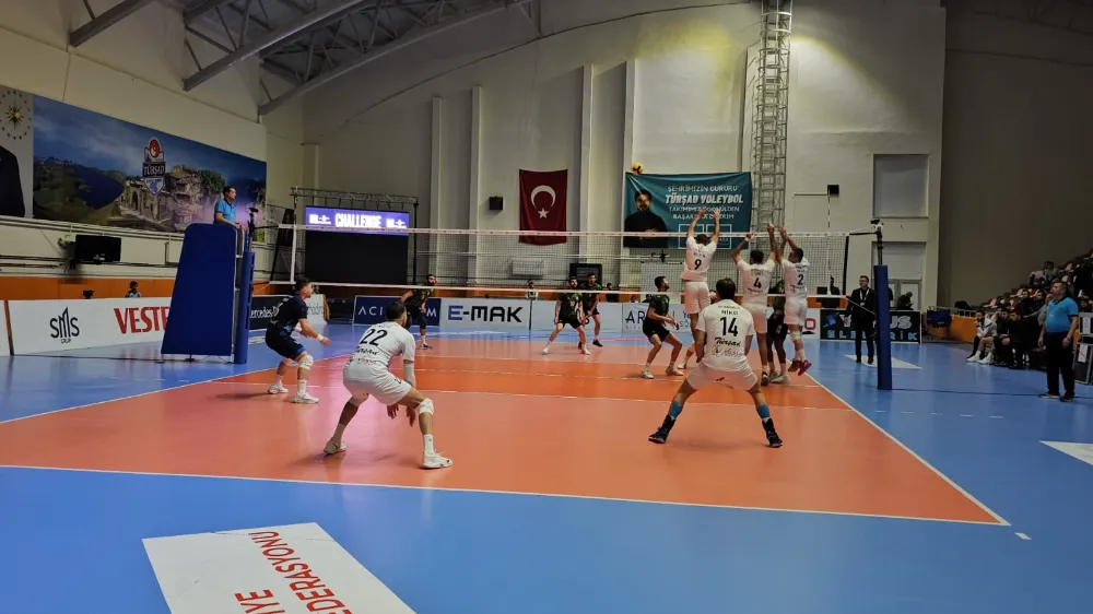 Efeler Ligi: TÜRŞAD: 2 - Cizre Belediye SK: 3