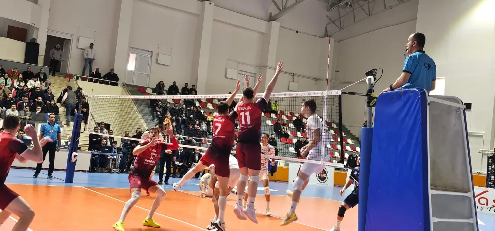 Efeler Ligi: TÜRŞAD: 0 - Ziraat Bankkart: 3