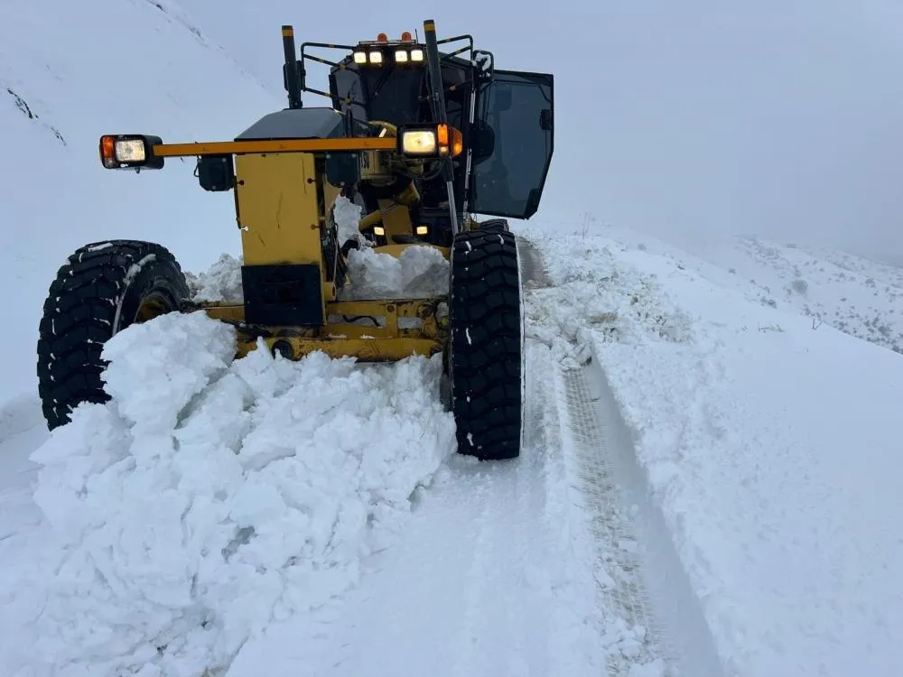 Elazığ’da 31 köy yolunu açma çalışması sürüyor