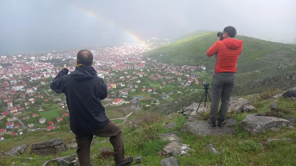 Saatlerce “gökkuşağını” beklediler