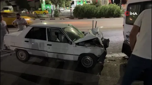 Manisa’da 4 araçlı zincirleme trafik kazası