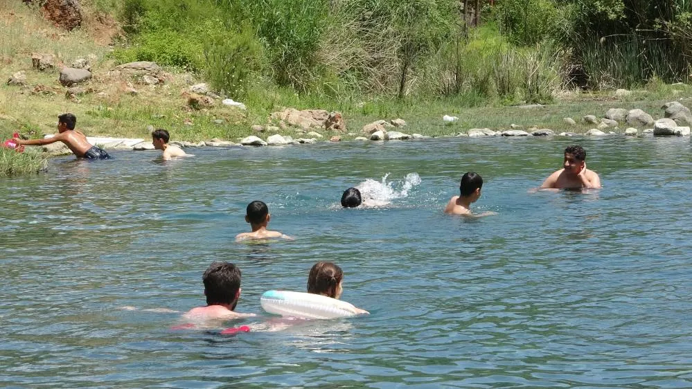 Sıcaktan bunalanlara doğal kaynak suyu