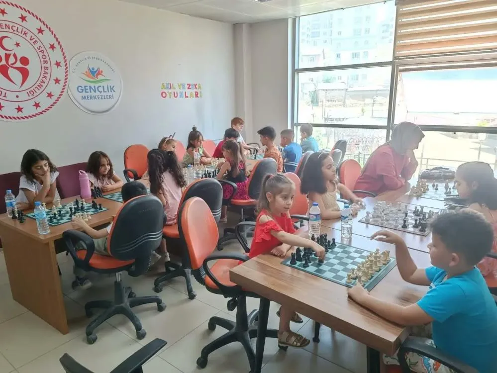 ‘Yaz Okulu’ kurslarına 10 bin kişi katılıyor