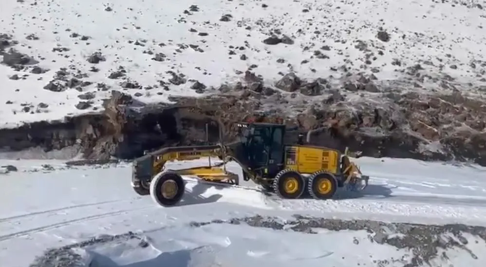 10 günde 77 kilometrelik yol kardan temizlendi