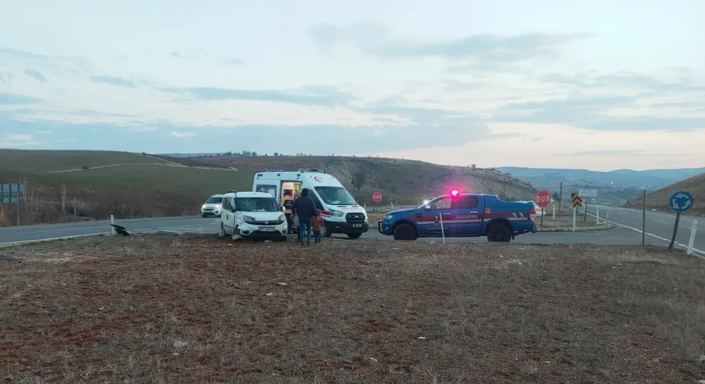 Adıyaman’da hafif ticari araçlar çarpıştı