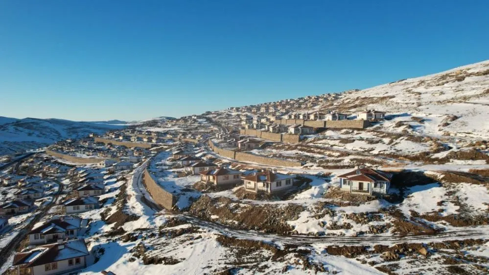 Depremin yıktığı mahalle yeniden inşa edildi