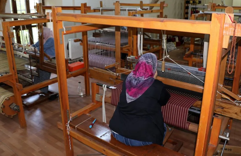 Gazenne kumaşı kadınların elinde yeniden hayat buluyor