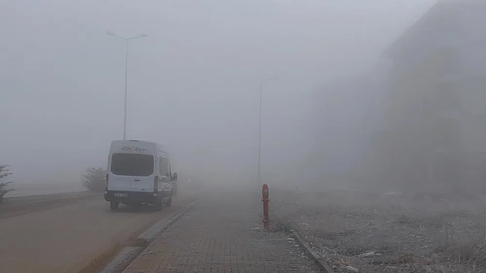 Elazığ’da sis etkisini sürdürüyor