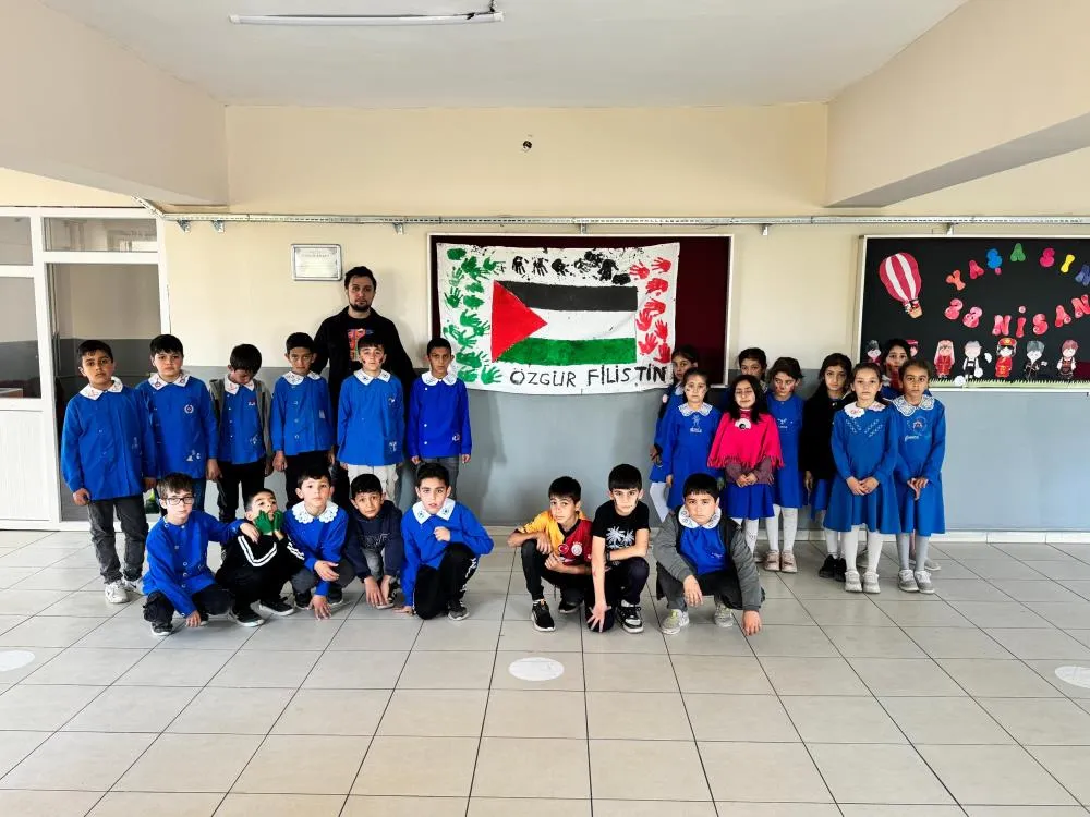 Minik yüreklerden Filistin