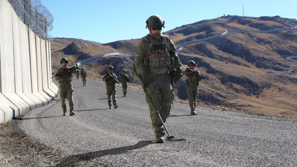 Başkale sınır duvarında sona yaklaşıldı