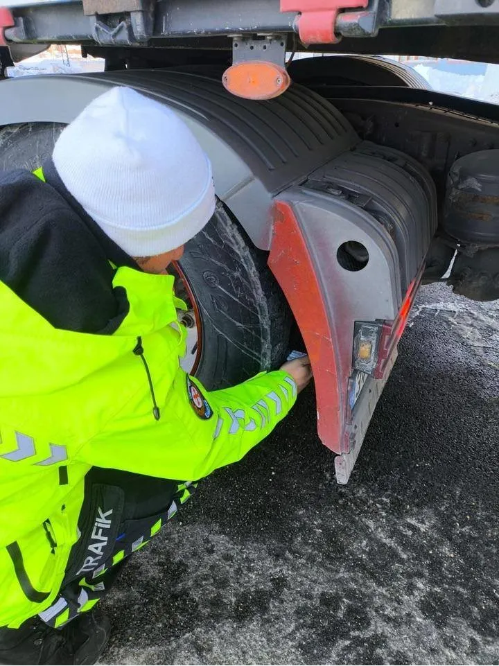 Erzincan’da zorunlu kış lastiği denetimi yapıldı