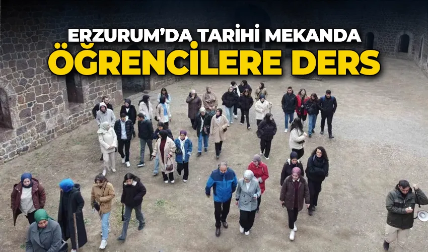 Tarihi mekanda öğrencilere ders