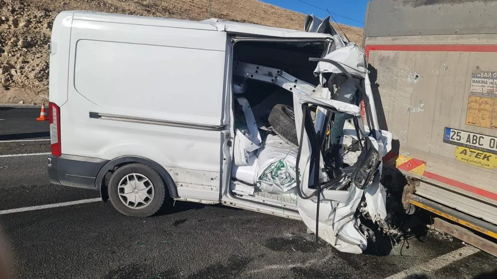 Sarıkamış’ta trafik kazası; 2 yaralı