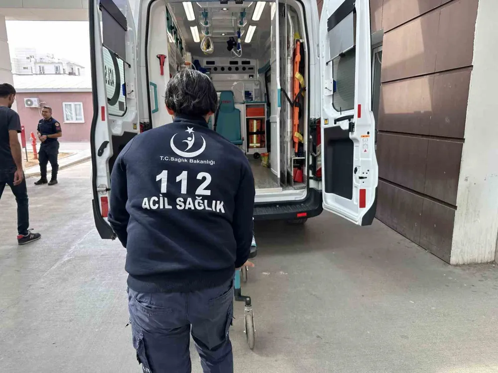 Kız çocuğu silahı temizlerken kazara kendini vurdu