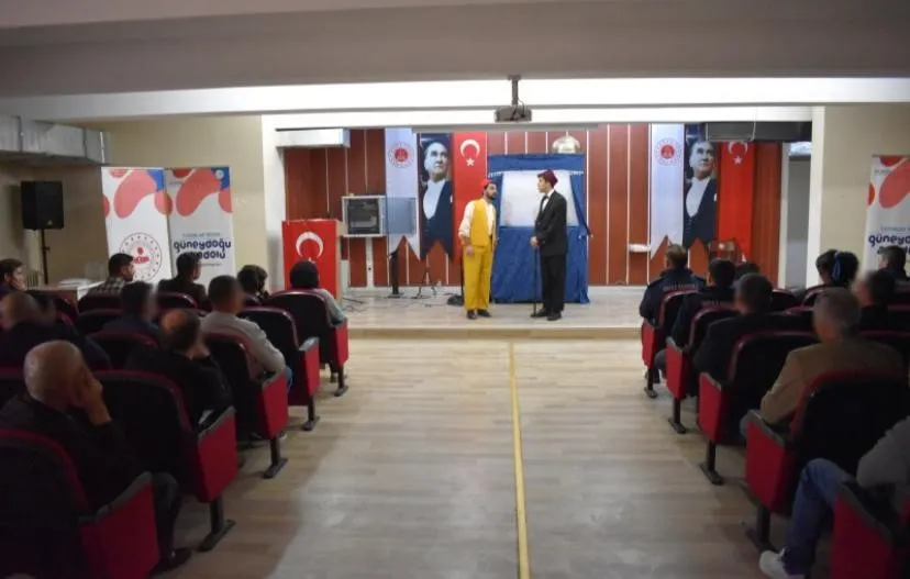 Ceza infaz kurumunda tiyatro rüzgarı