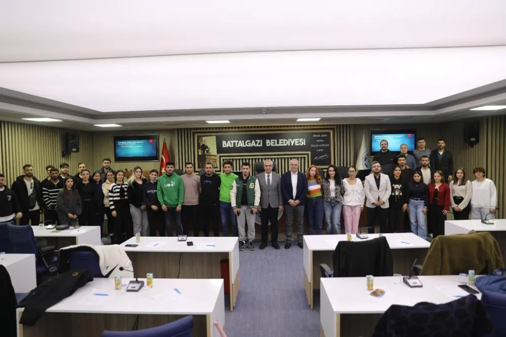 Battalgazi’de gençlik çalışmaları öğrencilerle istişare edildi