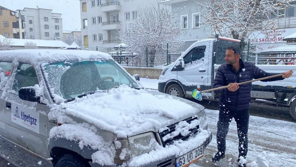 Karlıova beyaza büründü