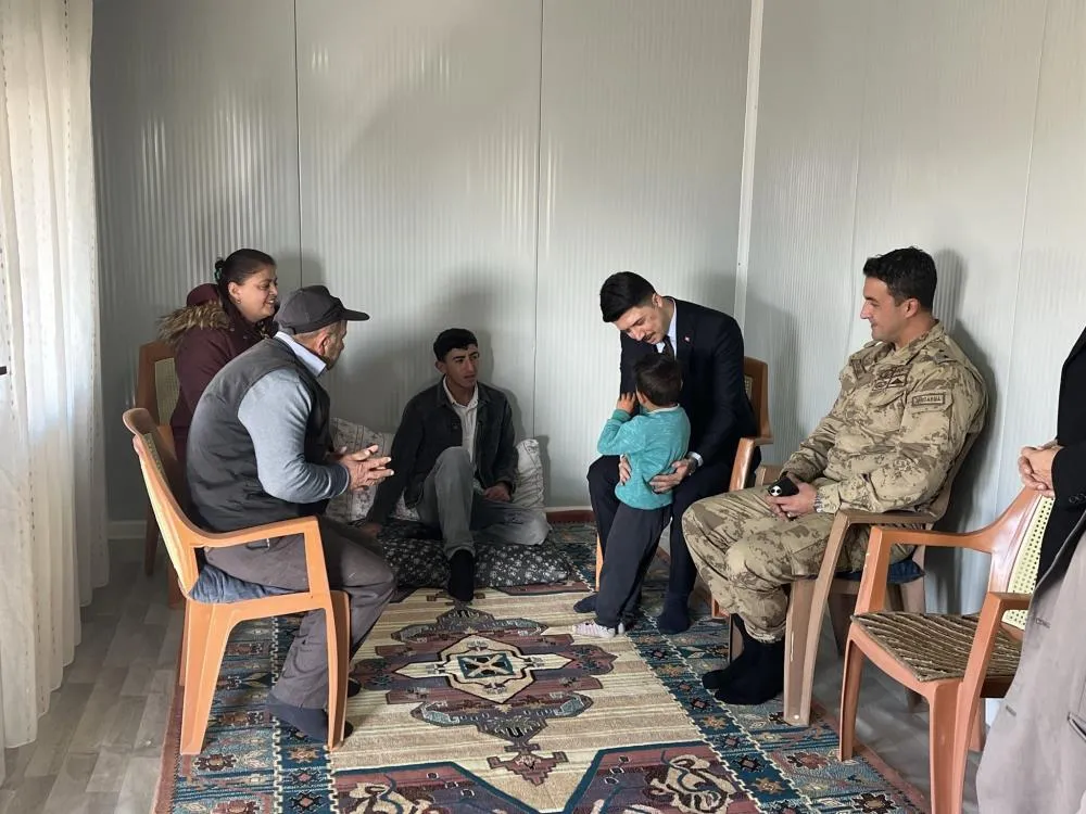 Digor Kaymakamı Kahraman köylerde vatandaşlarla buluşuyor