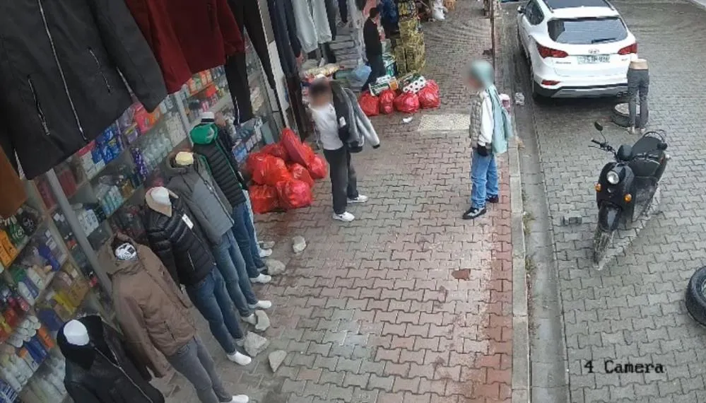 Iğdır’da giyim mağazasından çocukların hırsızlığı kamerada