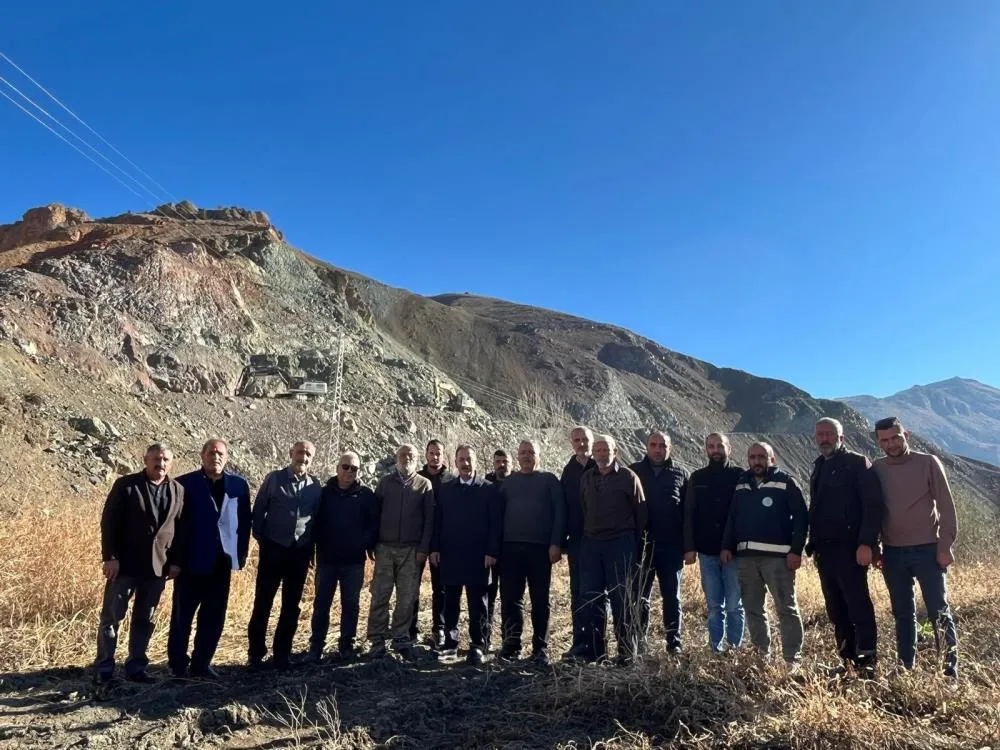 Başkan Şireci, Kemah Yücebelen yol genişletme çalışmalarını inceledi