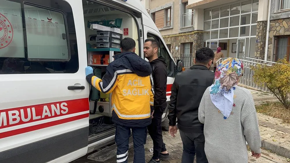 Elazığ’da korkutan yangın; 9 kişi dumandan etkilendi
