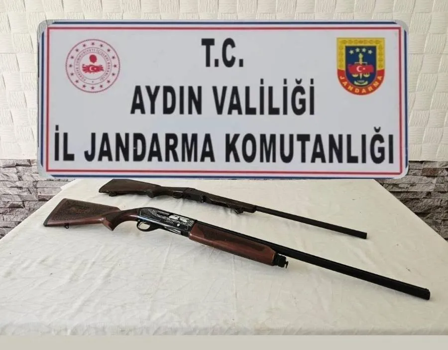 Ruhsatsız silahlarıyla yakalandı