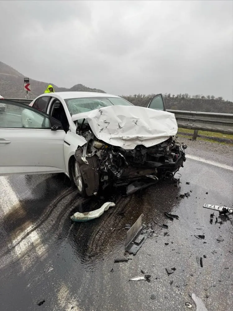 Bitlis’te trafik kazası: 1 ölü, 1 yaralı