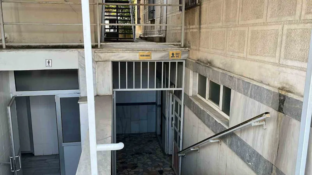 Cami tuvaletinde silahla vurulmuş halde bulundu