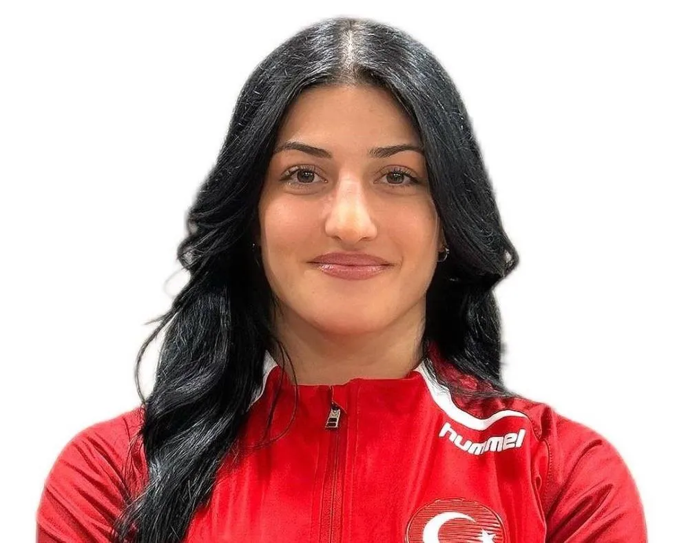 Erzincanlı milli güreşçi Kamaloğlu gümüş madalya kazandı