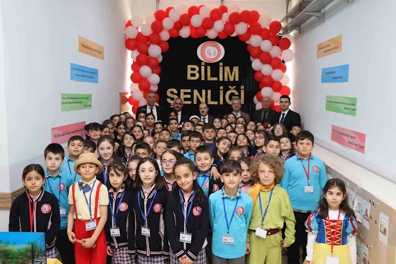 İlkokulda renkli bilim şenliği