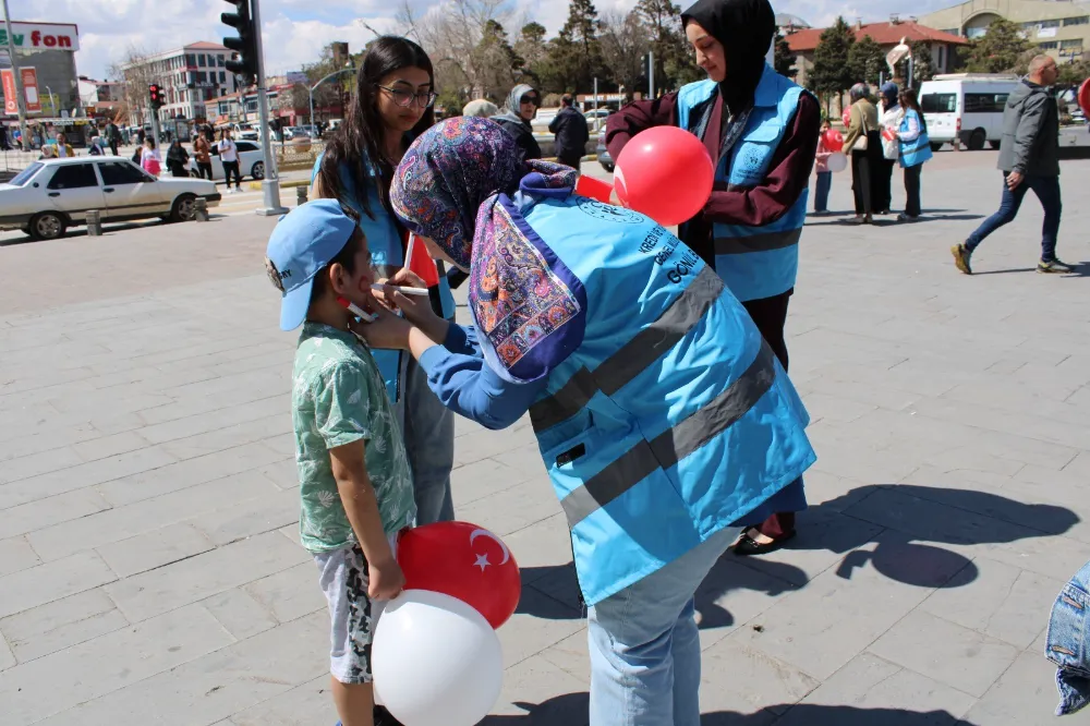 Erzincan’da 23 Nisan kutlamaları renkli anlara sahne oldu