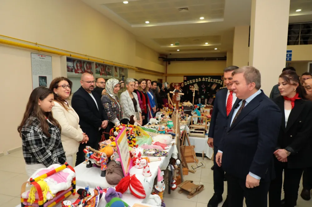 Gelenekten Geleceğe 23 Nisan Nostaljik Oyuncak Sergisi açıldı