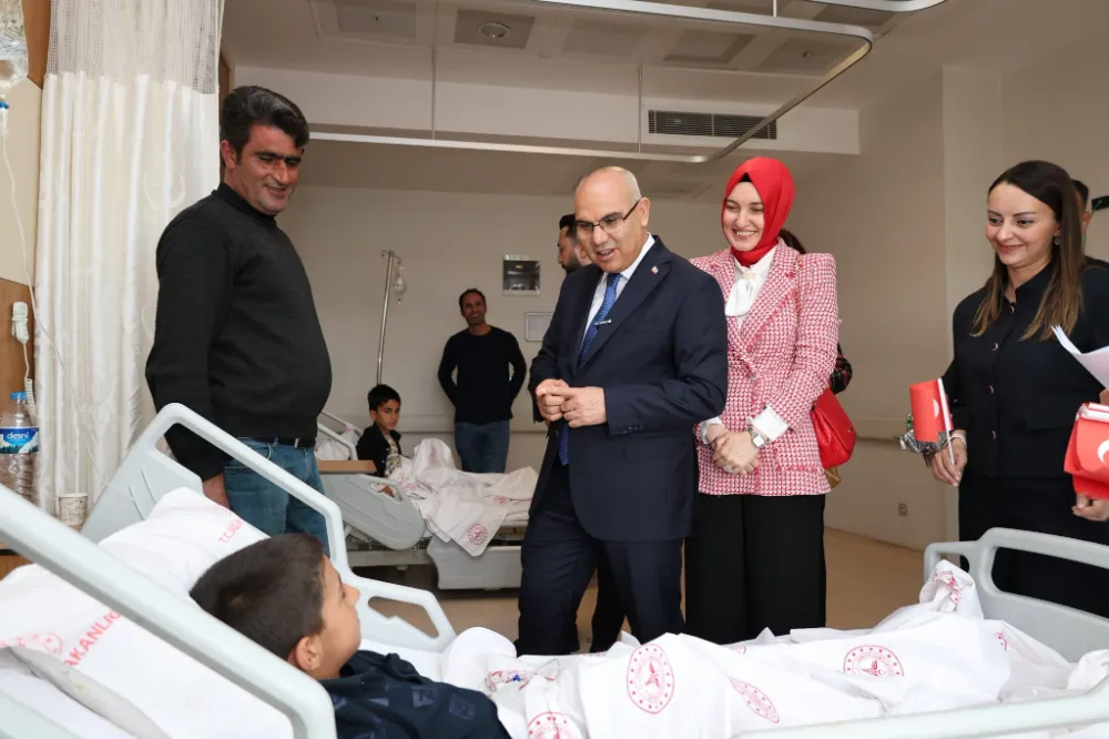 Ağrı’da 23 Nisan coşkusu coşkusu hastane odalarına taşındı