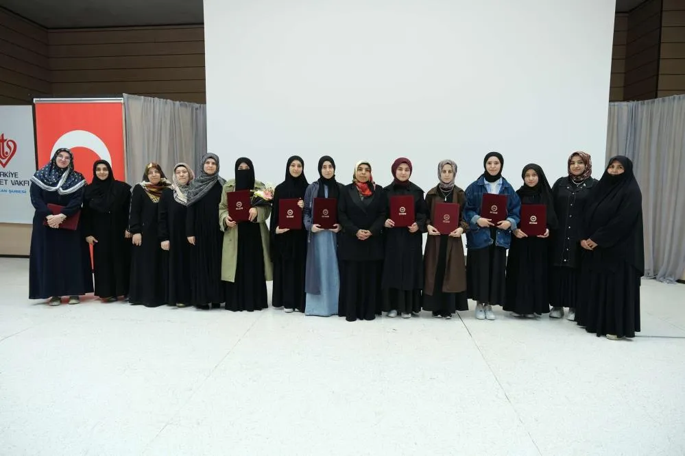 Hafızlara belgeleri takdim edildi