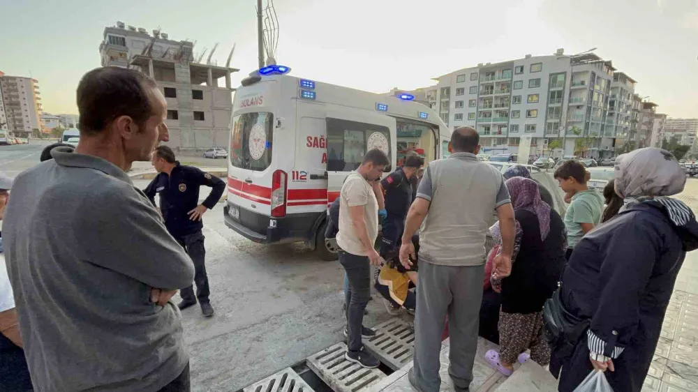 Ayağı mazgala sıkışan kadın zor anlar yaşadı