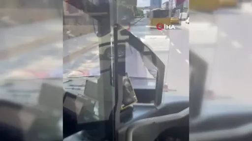 Mecidiyeköy’de yolun ortasında otobüse binmek isteyen yolcu ortalığı birbirine kattı