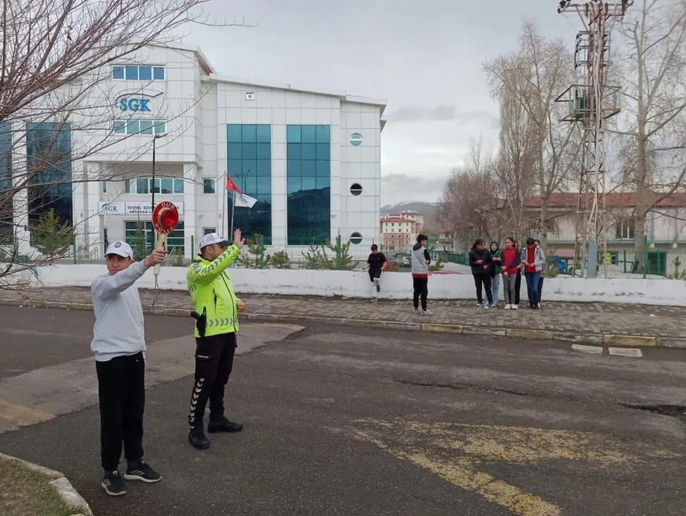 Emniyetten öğrencilere trafik eğitimi