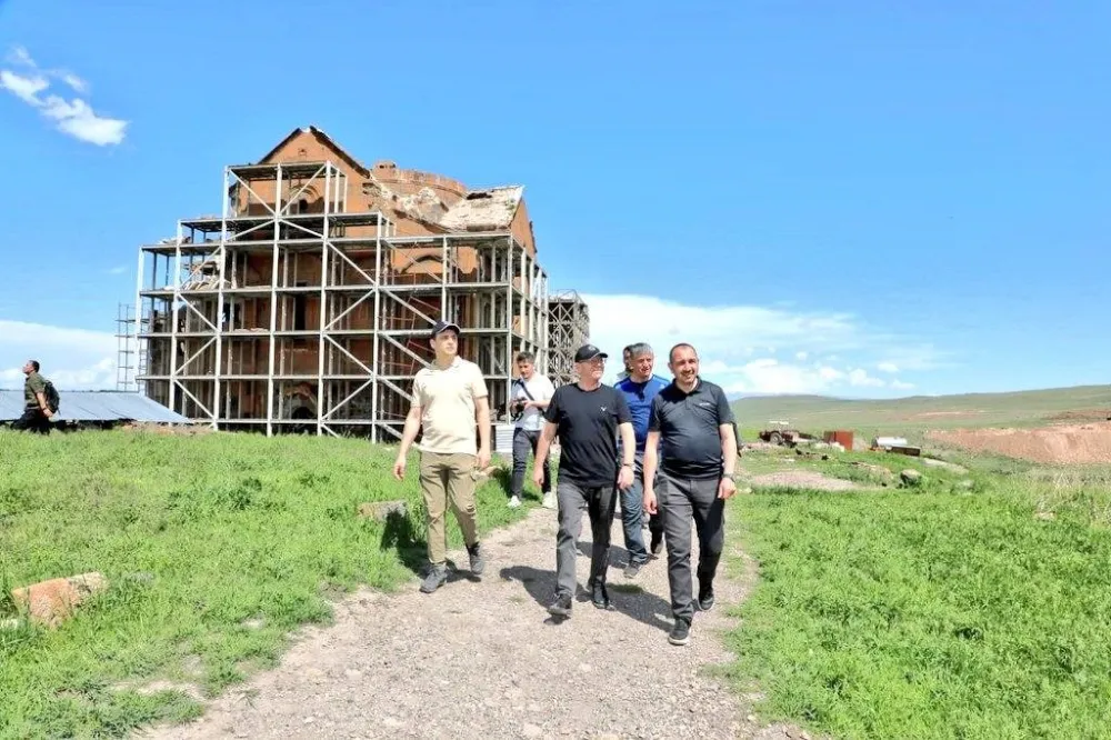 Kars Ani Ören Yeri’nde sur içi yollarının yapımı devam ediyor