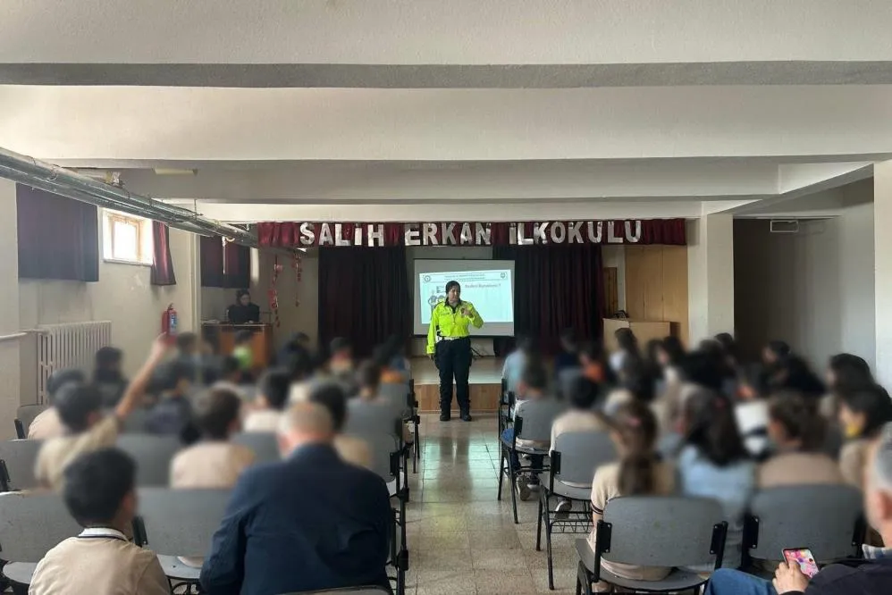 Emniyetten çocuklara suçtan korunma eğitimi