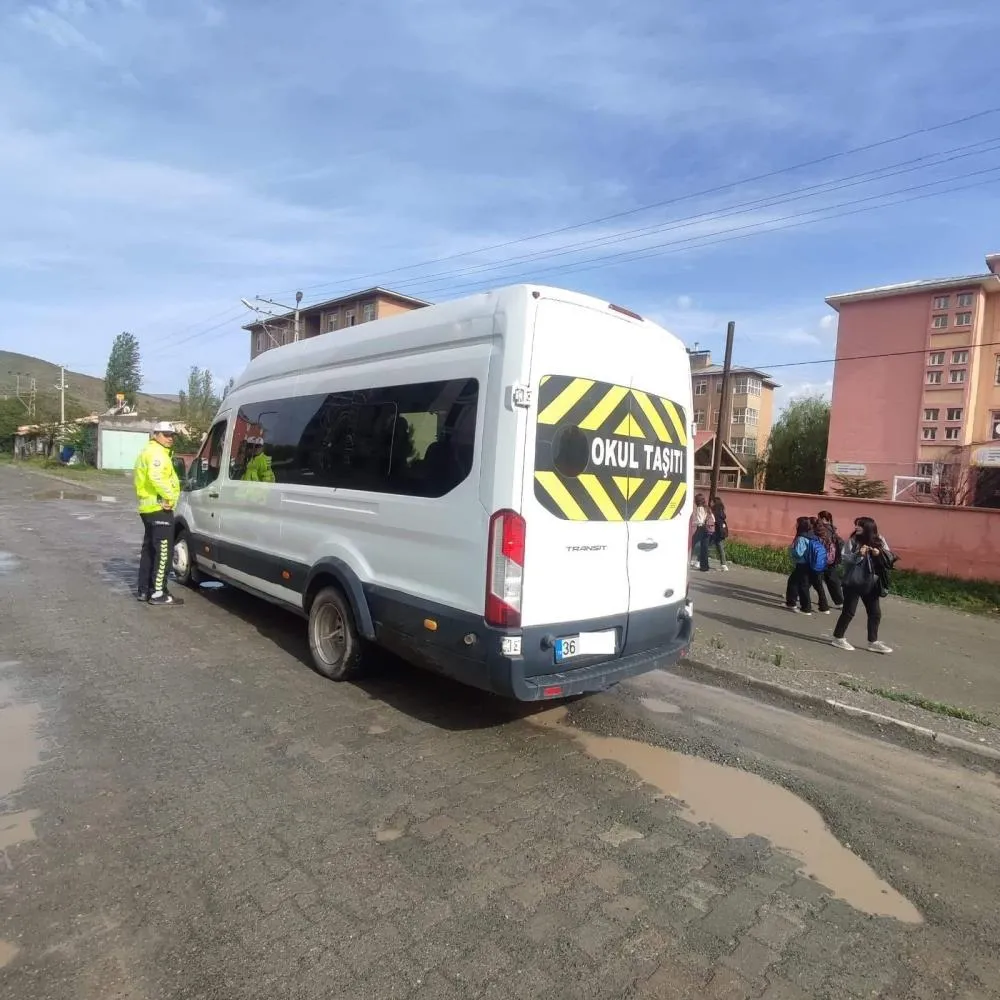 Kars’ta öğrenci servisleri denetleniyor