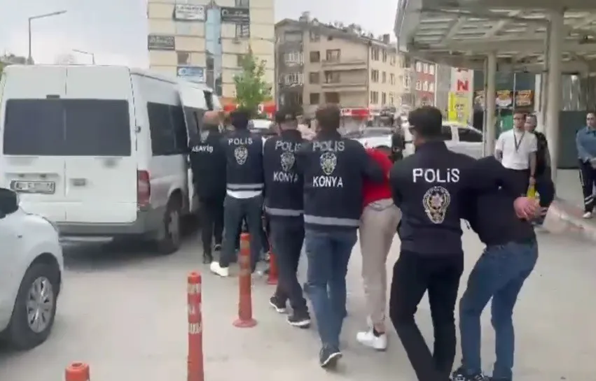 Sosyal medyada silah teşhir edenlere operasyon