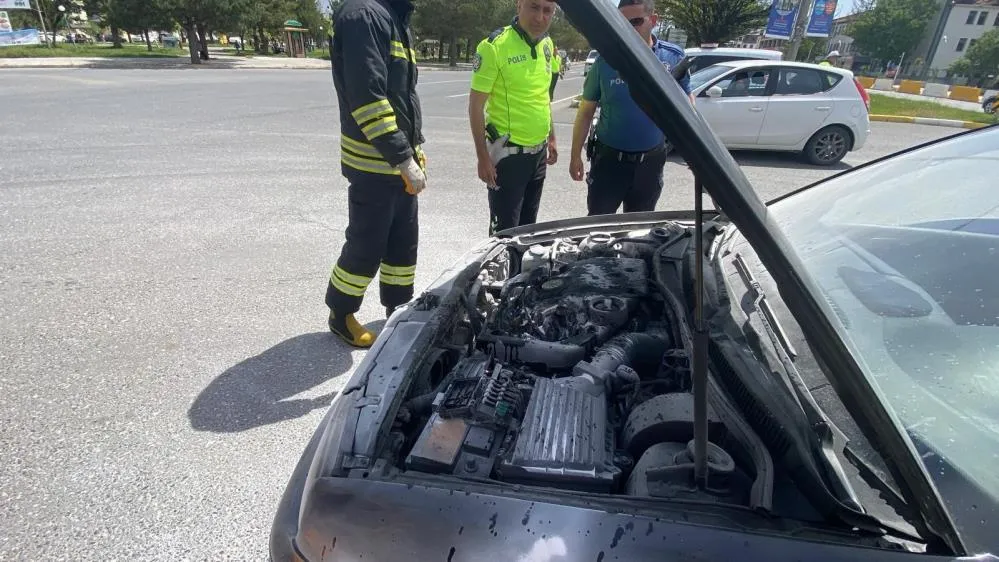 Erzincan’da araç yangını