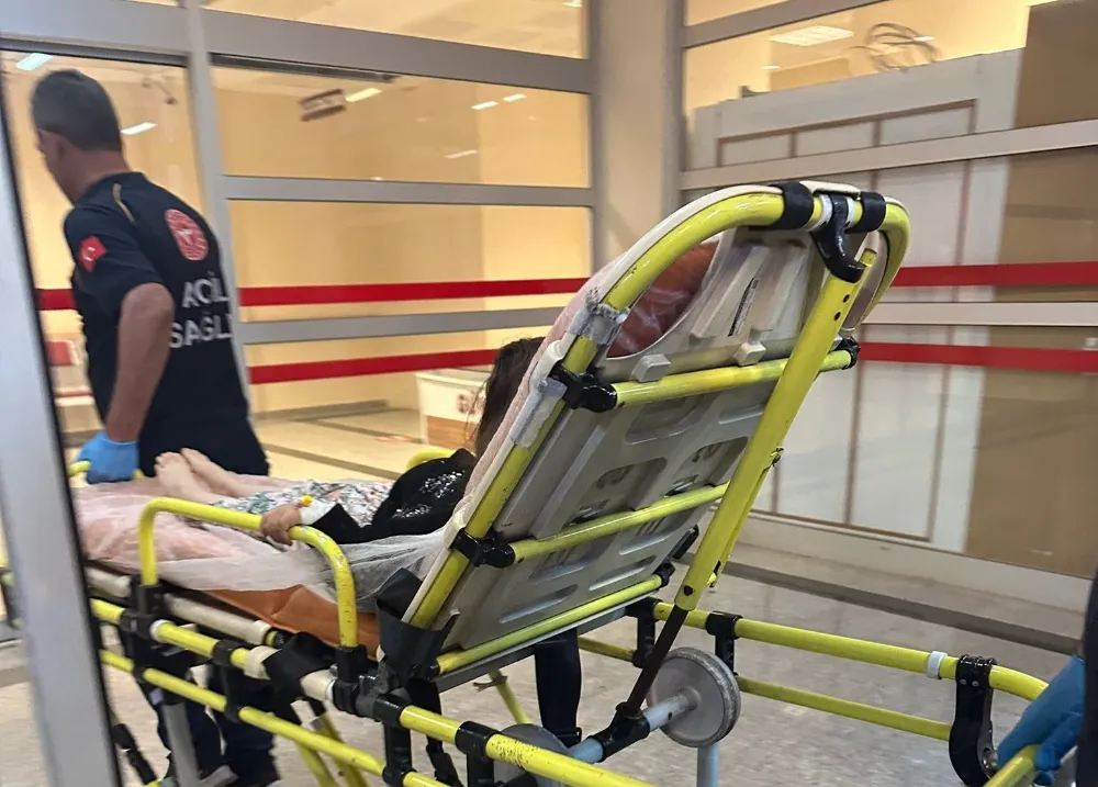 Otomobilden düşen çocuk yaralandı