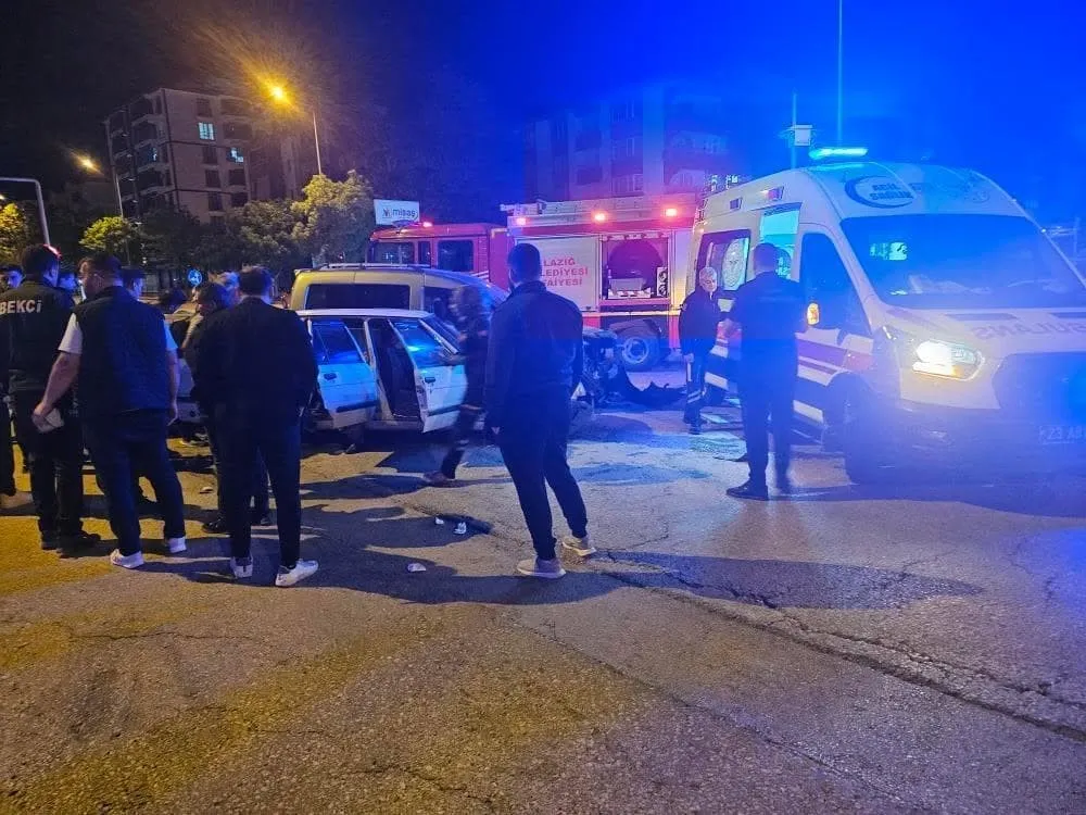Elazığ’da trafik kazası: 3 yaralı