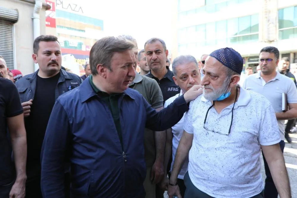 Vali Aydoğdu, Buğday Meydanı esnafına geçmiş olsun dileklerini iletti