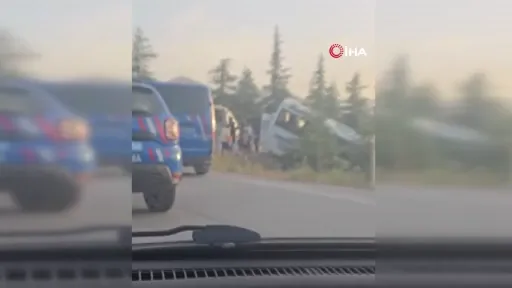Isparta’da iki yolcu otobüsü çarpıştı: 1’i ağır 27 yaralı