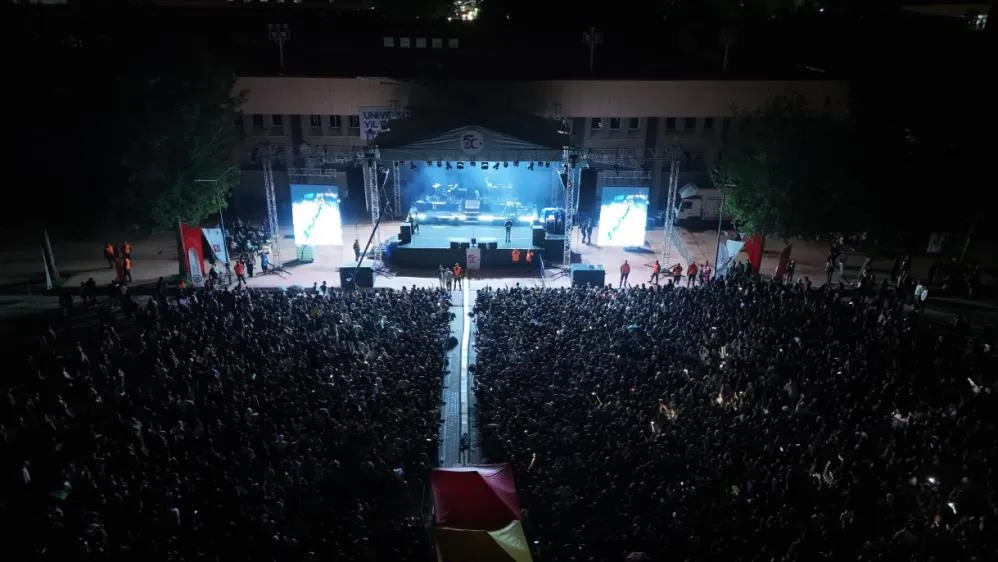 Elazığ’da Emre Altuğ rüzgarı
