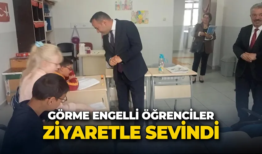 Görme engelli öğrenciler ziyaretle sevindi