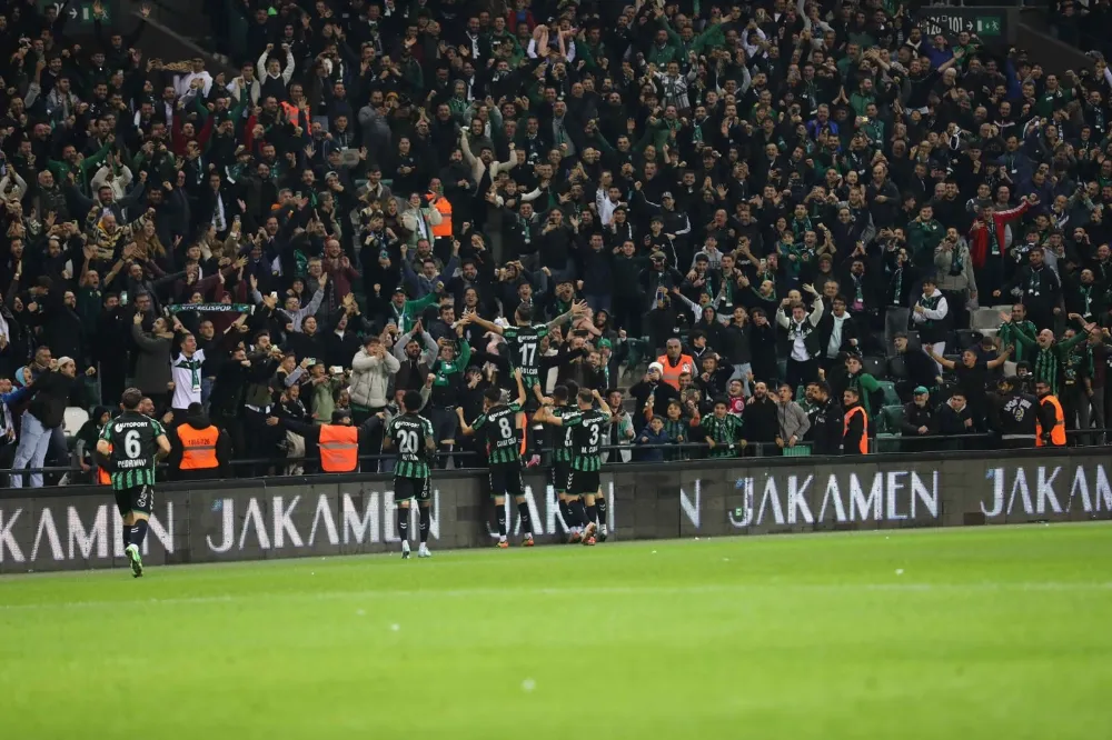 Kocaelispor’da Oğulcan Çağlayan mağlubiyetler için taraftardan özür diledi