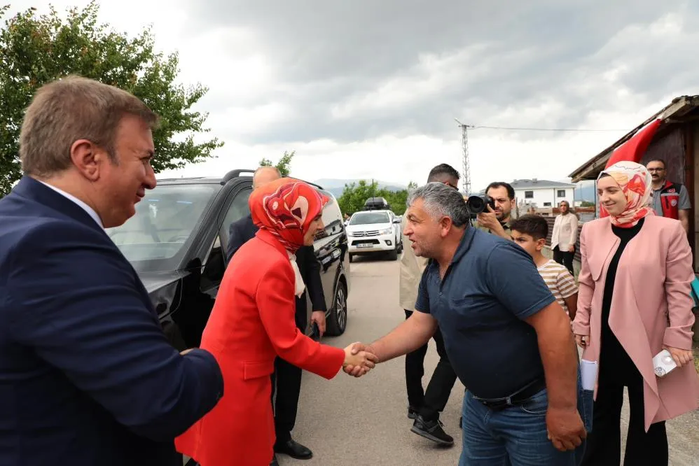 Bakan Göktaş’tan şehit ailesine ziyaret